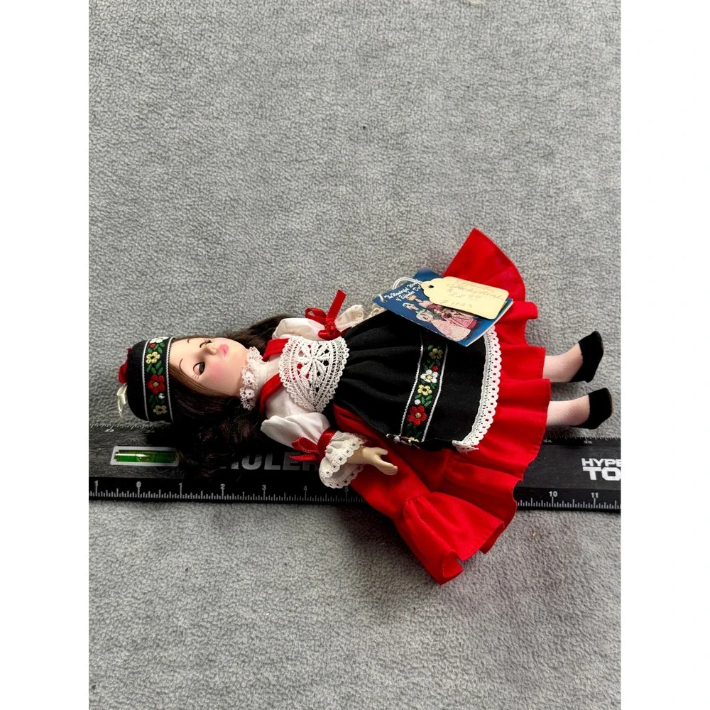 Effanbee Czechoslovakia Doll Wonderful World of Effanbee International 1123 11in